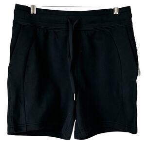 Lululemon Scuba High-Rise Short 5" Black Women's Size 8 New With Tags